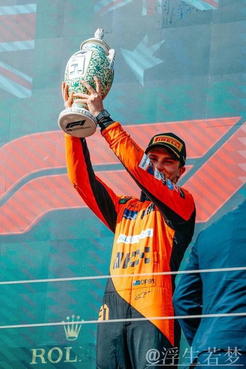 皮亚斯特里超车诺里斯 升至第二名